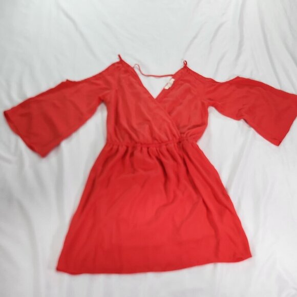 Sans Souci Coral Colored Cold Shoulder Dress Large
Lot K - Picture 4 of 6